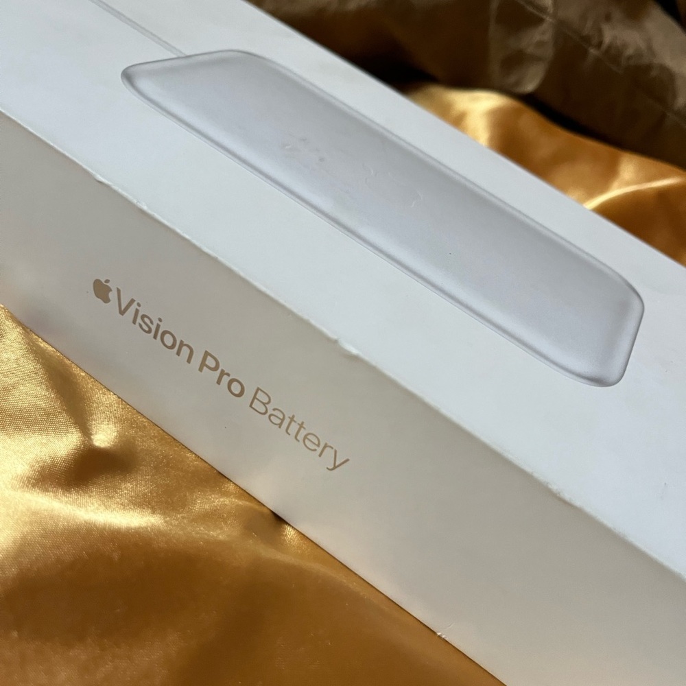 Apple Vision Pro Battery in Classic White